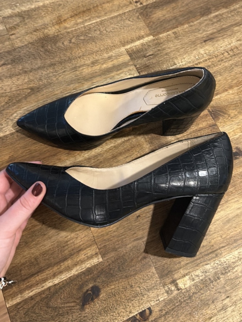 Liz Claiborne Black Croc Print Pumps